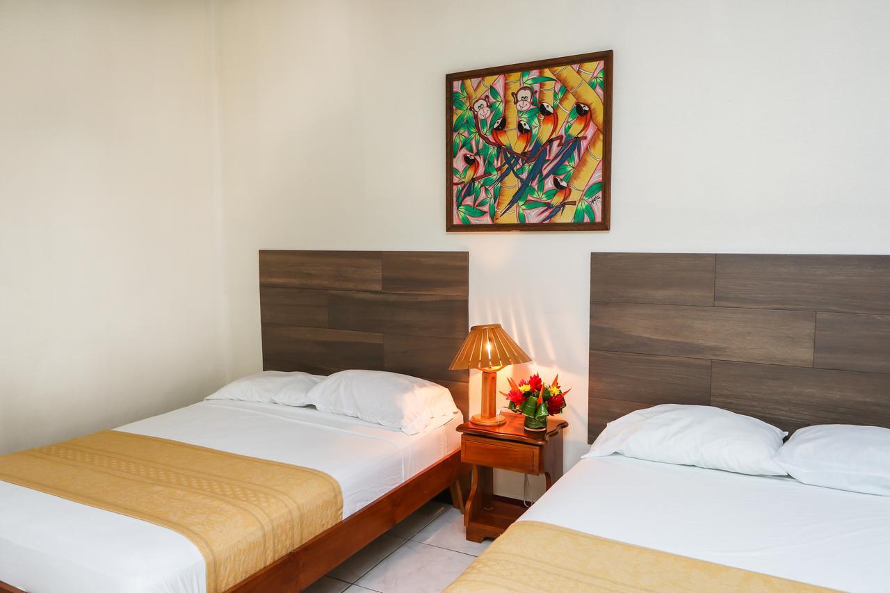Hotel Flor Blanca マヌエル・アントニオ エクステリア 写真