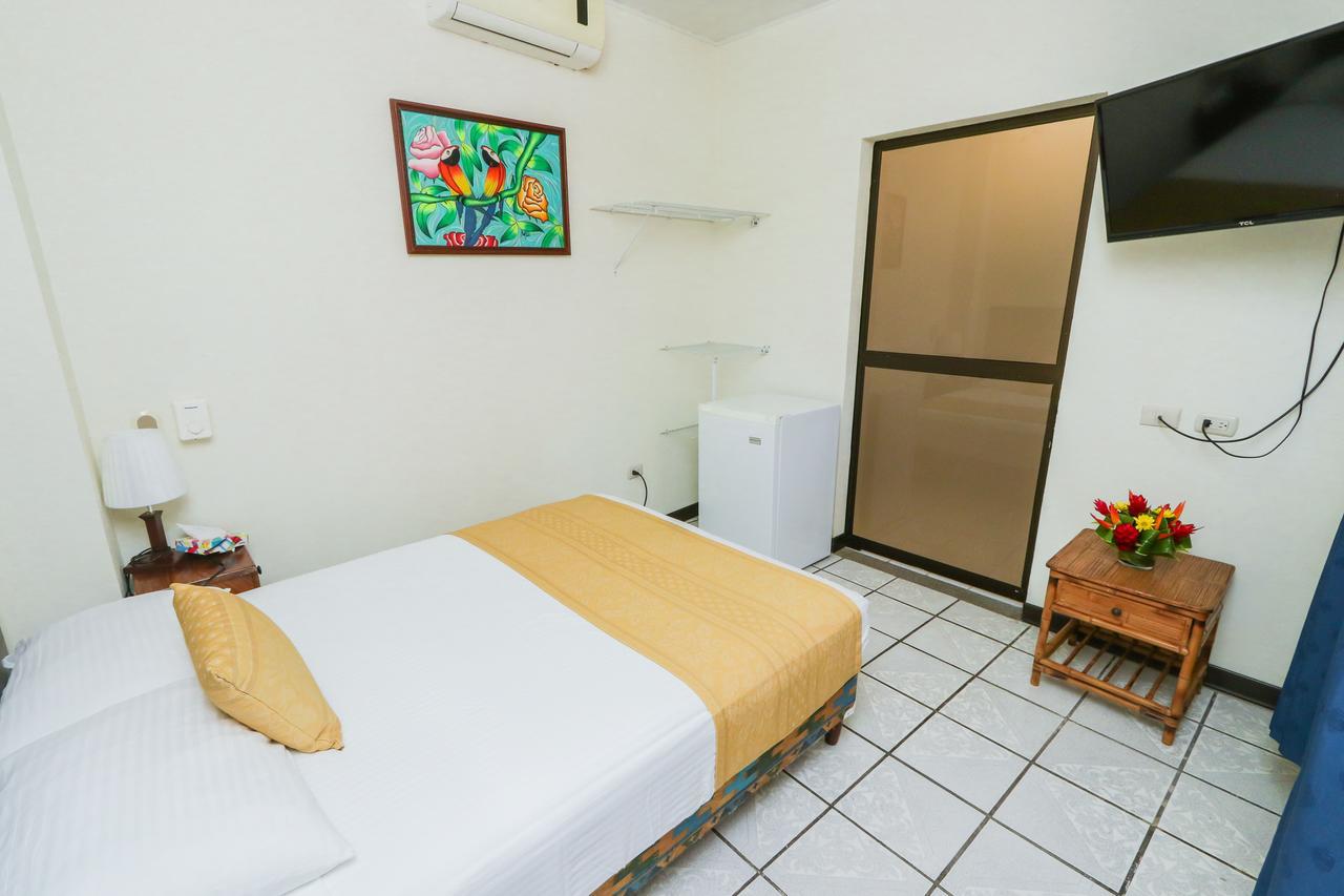 Hotel Flor Blanca マヌエル・アントニオ エクステリア 写真