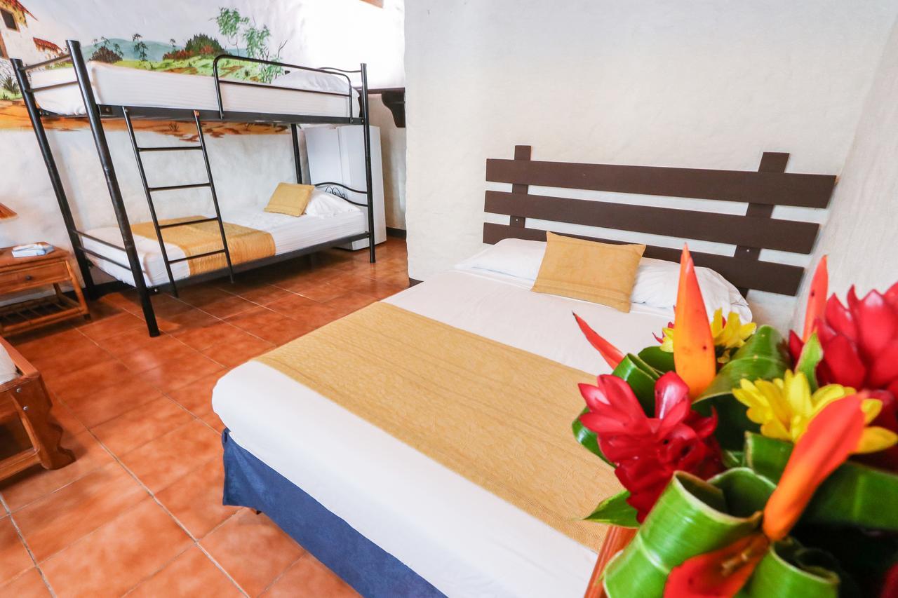 Hotel Flor Blanca マヌエル・アントニオ エクステリア 写真